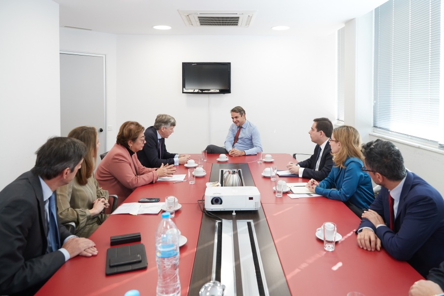 Μητσοτάκης: Αδιανόητο να επιλέγουν οι νέοι να εργάζονται χωρίς ασφάλιση