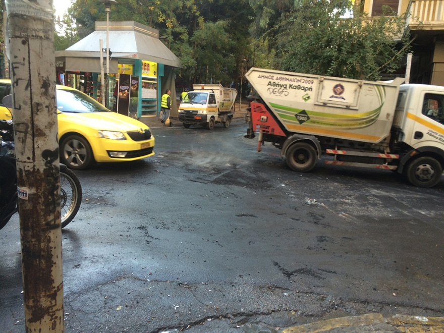  Εξάρχεια: Ρημαγμένη πόλη από τα επεισόδια μετά την πορεία για τον Γρηγορόπουλο