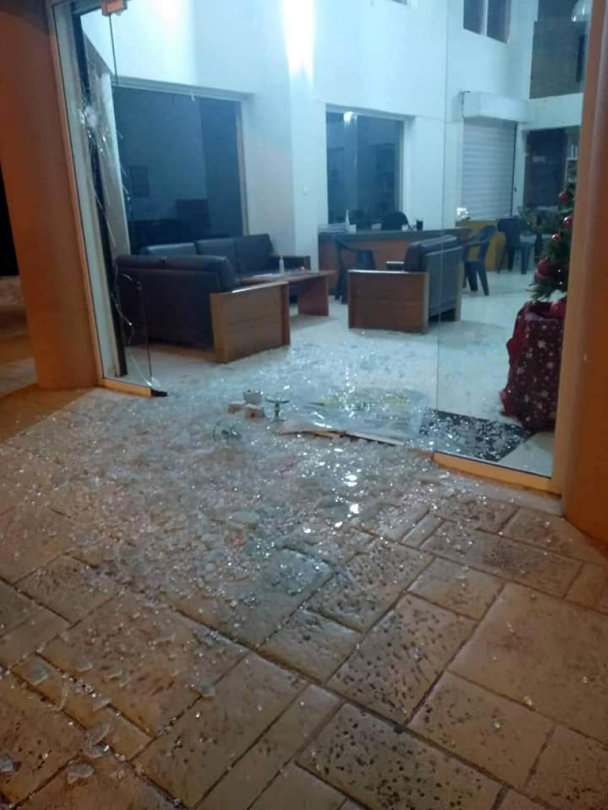 Επίθεση αγνώστων στα γραφεία της παράταξής του καταγγέλλει ο δήμαρχος Ελληνικού-Αργυρούπολης