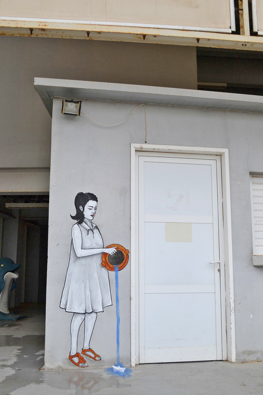 Ο street artist Bleeps.gr δίνει ζωή στο εγκαταλελειμμένο αεροδρόμιο του Ελληνικού