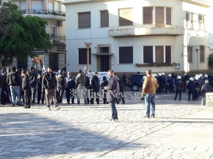 Μνημόσυνο Κατσίφα - Ενταση στα ελληνοαλβανικά σύνορα 