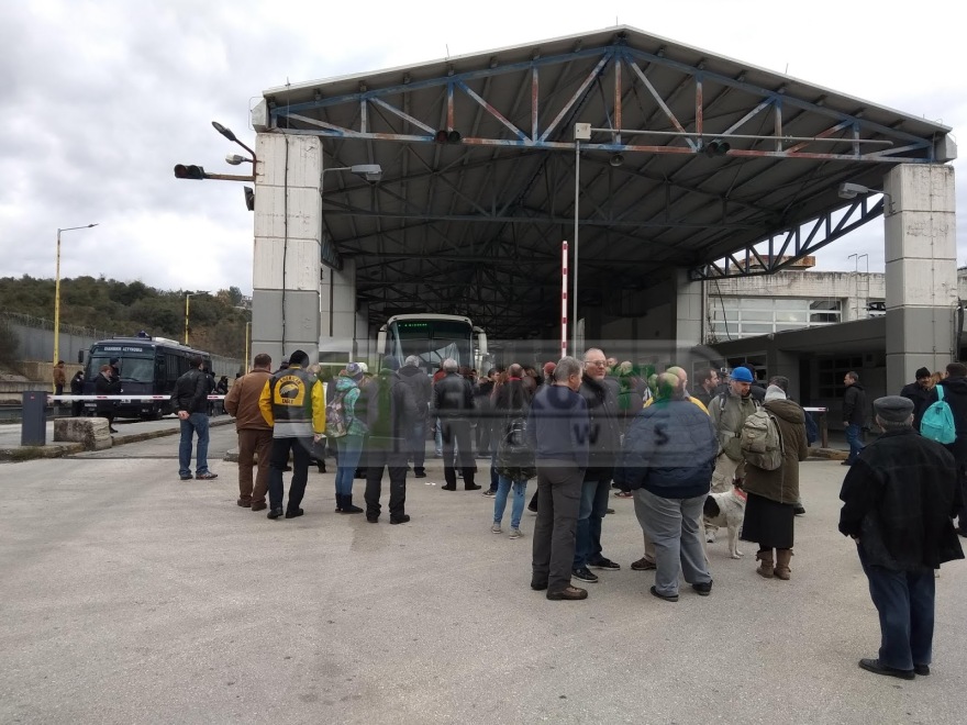 Μνημόσυνο Κατσίφα - Ενταση στα ελληνοαλβανικά σύνορα 