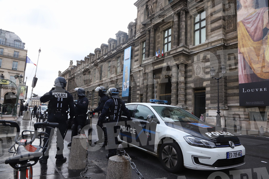 «Κίτρινα Γιλέκα»: Δακρυγόνα και οδομαχίες στο Παρίσι  