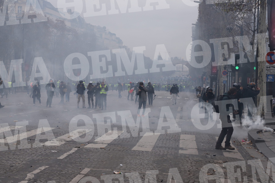 «Κίτρινα Γιλέκα»: Δακρυγόνα και οδομαχίες στο Παρίσι  