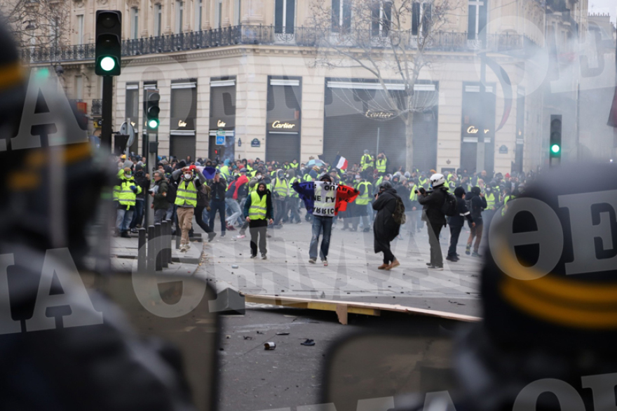 «Βράζει» η Γαλλία: Εκτεταμένα επεισόδια σε όλη τη χώρα - Τουλάχιστον 126 τραυματίες
