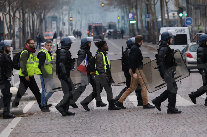 «Βράζει» η Γαλλία: Εκτεταμένα επεισόδια σε όλη τη χώρα - Τουλάχιστον 126 τραυματίες