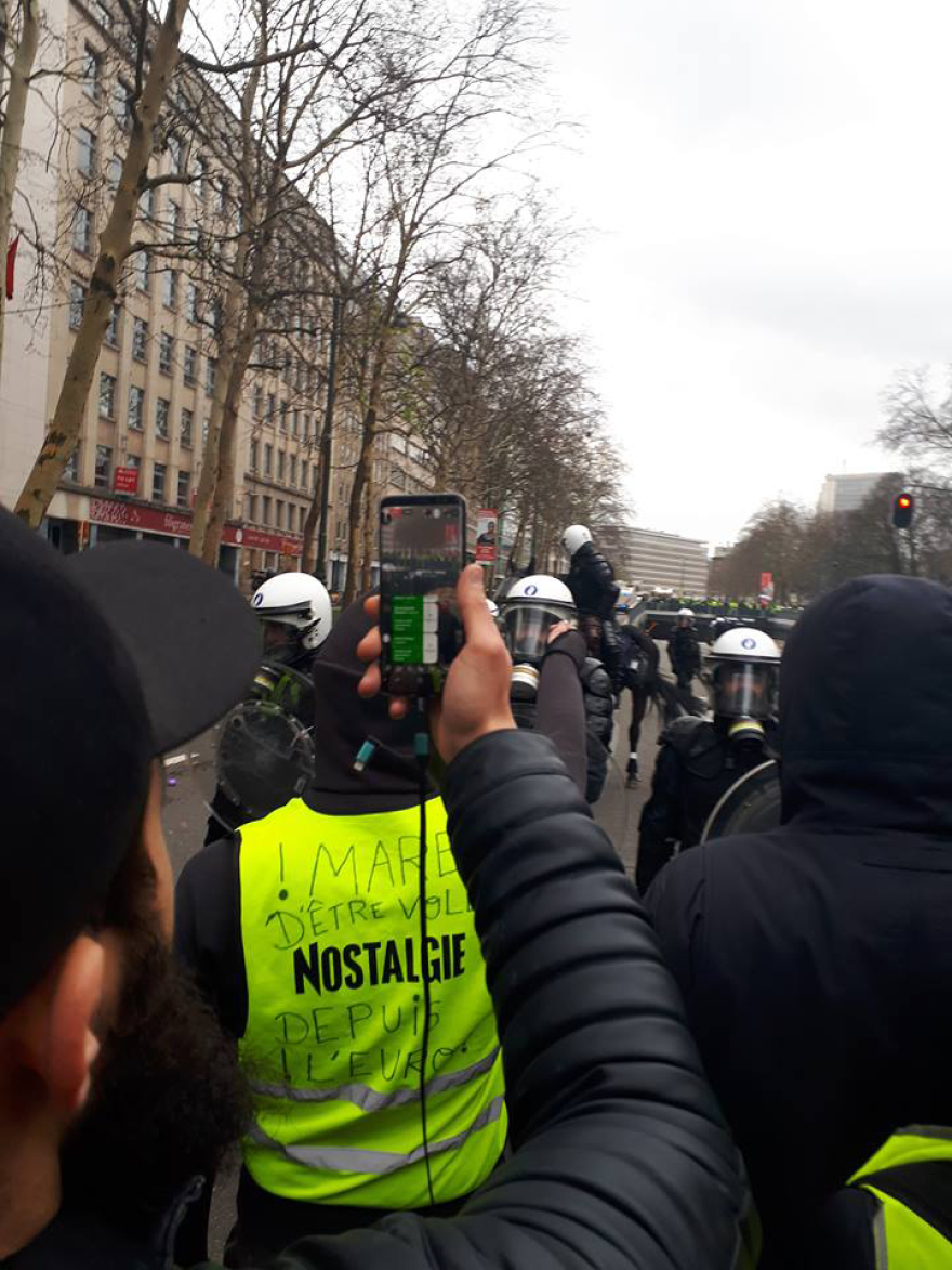 Πονοκέφαλος και για τους Βέλγους τα «κίτρινα γιλέκα»: 400 συλλήψεις στις Βρυξέλλες