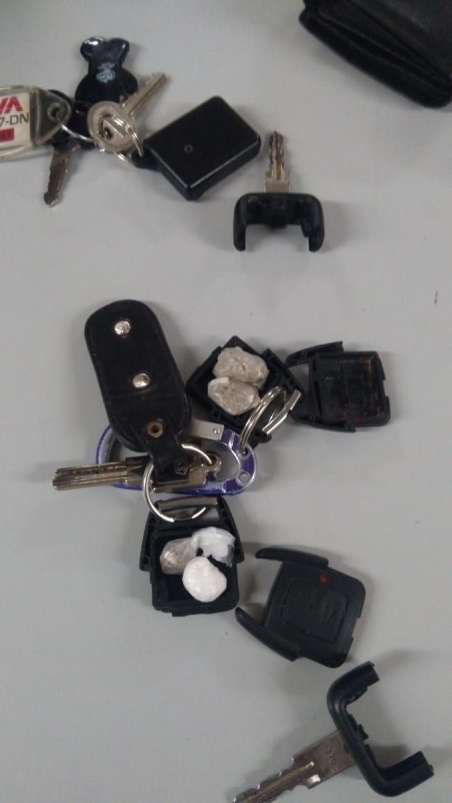 Σέρρες: Στα κλειδιά του Ι.Χ. είχαν ναρκωτικά και στο σπίτι αρχαία!