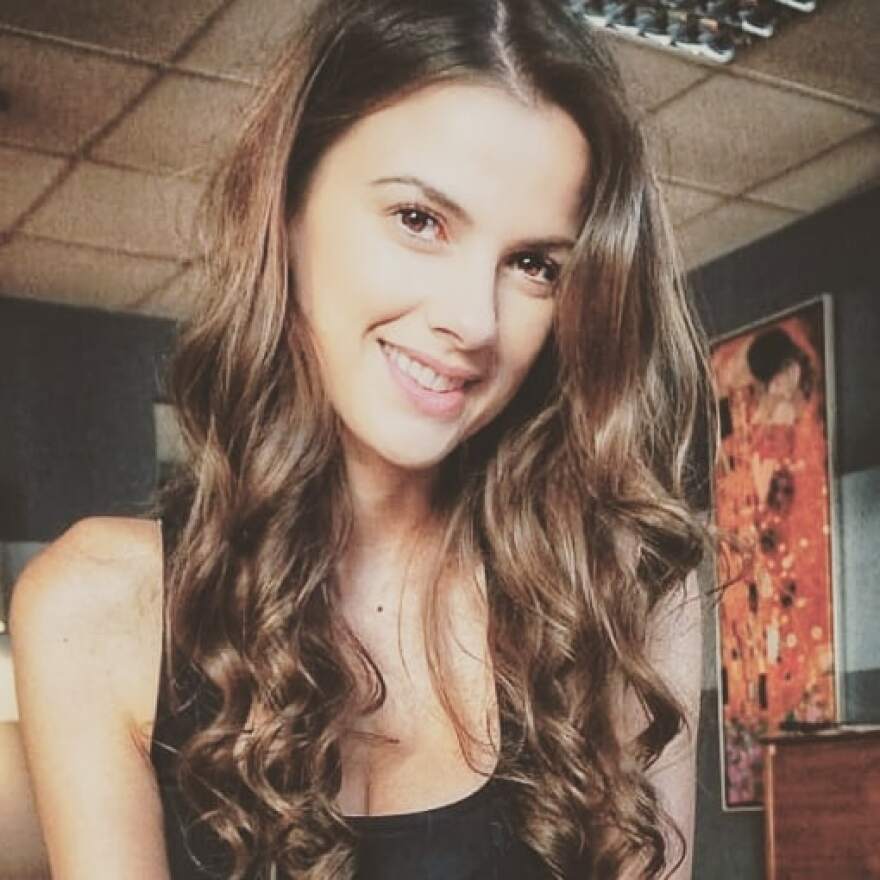 Έξαλλη η νεαρή ηθοποιός που τη θέλουν ζευγάρι με το Γιώργο Κιμούλη