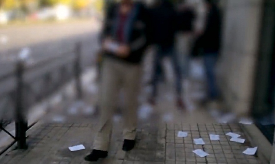 Βίντεο: Μέλη του Ρουβίκωνα έριξαν τρικάκια στην πρεσβεία της Ουγγαρίας 