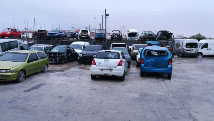 Εξαρθρώθηκε σπείρα που έκλεβε αυτοκίνητα - Ο αρχηγός έδινε εντολές από τη φυλακή