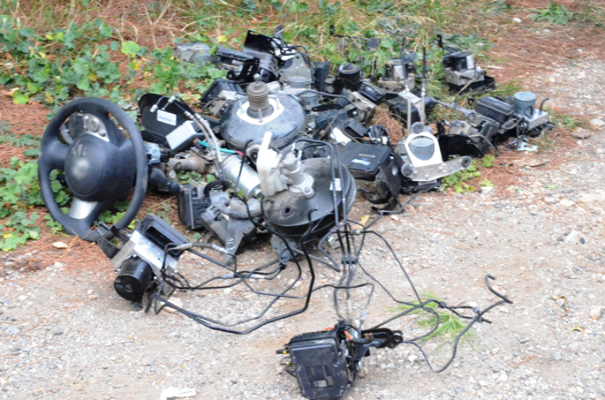 Εξαρθρώθηκε σπείρα που έκλεβε αυτοκίνητα - Ο αρχηγός έδινε εντολές από τη φυλακή