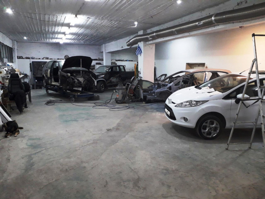 Εξαρθρώθηκε σπείρα που έκλεβε αυτοκίνητα - Ο αρχηγός έδινε εντολές από τη φυλακή