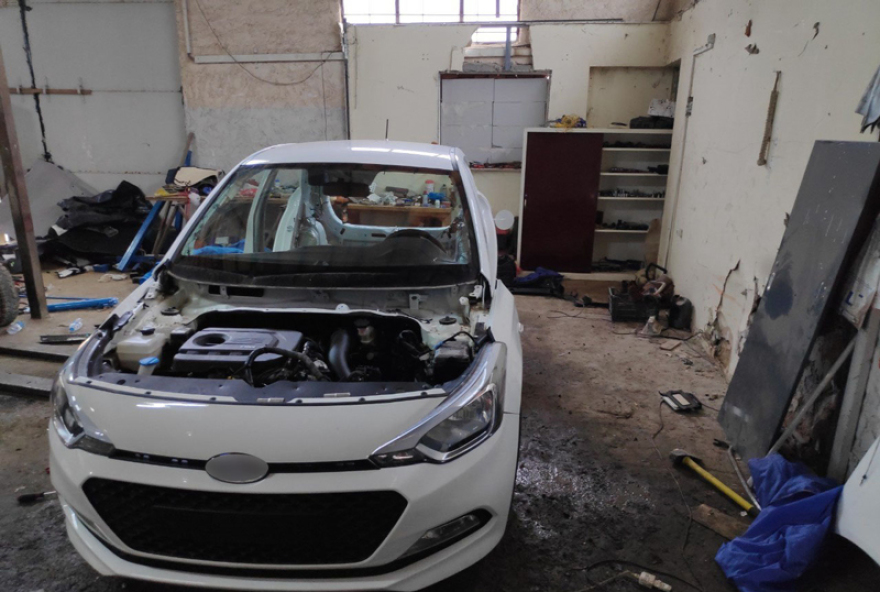 Εξαρθρώθηκε σπείρα που έκλεβε αυτοκίνητα - Ο αρχηγός έδινε εντολές από τη φυλακή