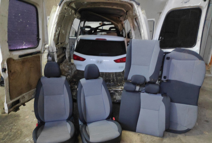 Εξαρθρώθηκε σπείρα που έκλεβε αυτοκίνητα - Ο αρχηγός έδινε εντολές από τη φυλακή