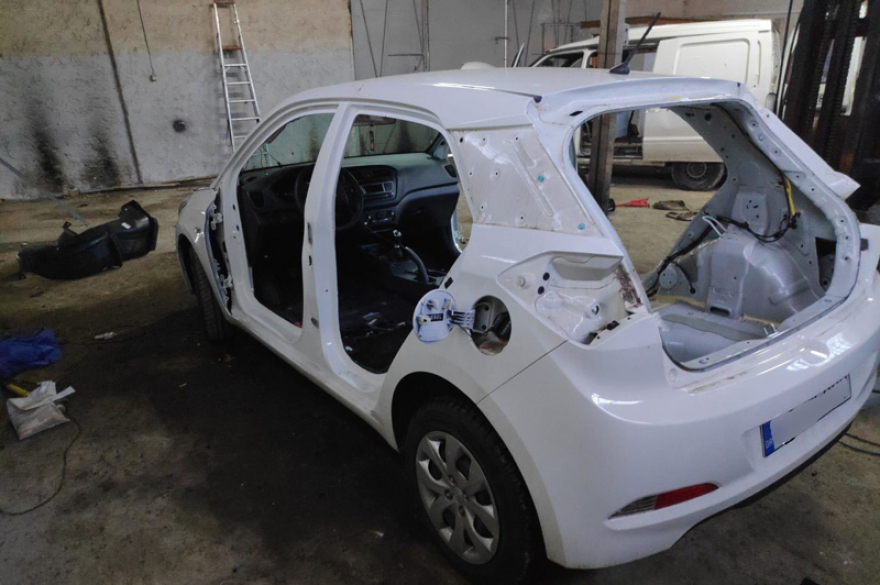 Εξαρθρώθηκε σπείρα που έκλεβε αυτοκίνητα - Ο αρχηγός έδινε εντολές από τη φυλακή