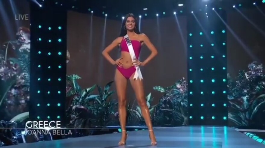 Ιωάννα Μπέλλα: «Εκρηκτική» εμφάνιση με μαγιό στα προκριματικά του «Miss Universe»
