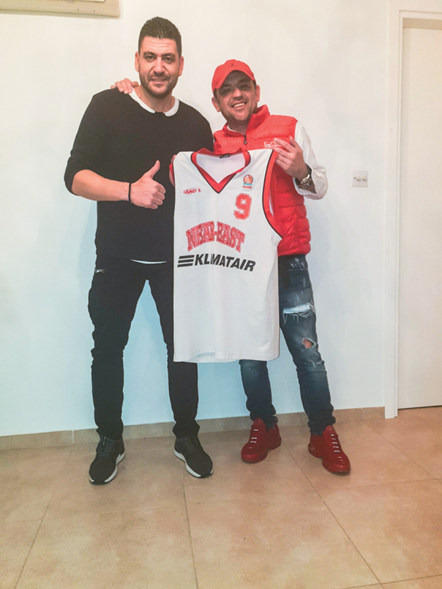 Μανώλης Πετσίτης: Από την Καισαριανή στη σούπερ βίλα με πισίνα της Βαρυμπόμπης