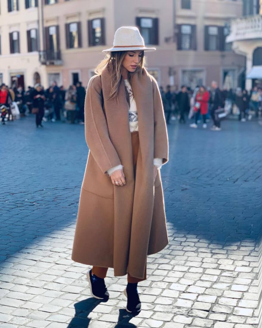 Αθηνά Οικονομάκου: Ατελείωτες βόλτες και πόζες με φόντο την «Αιώνια Πόλη»