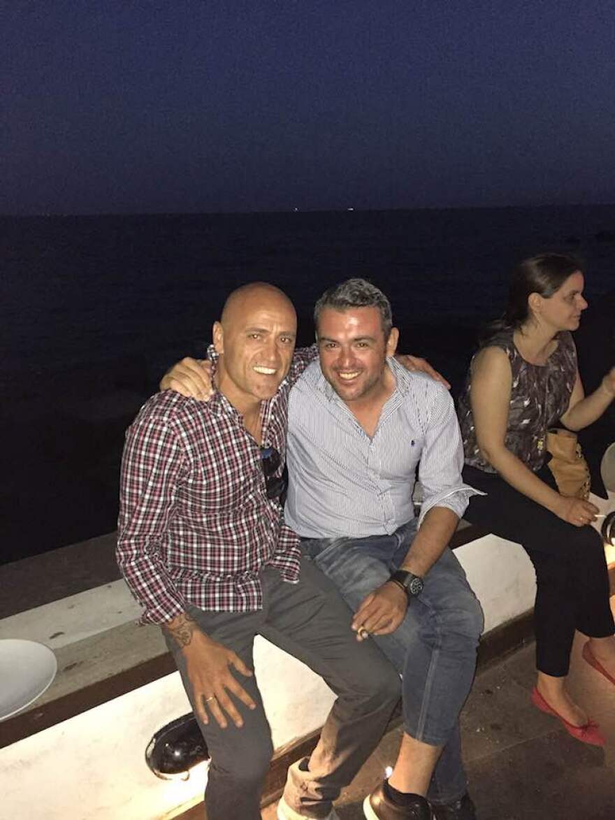 Μανώλης Πετσίτης: Από την Καισαριανή στη σούπερ βίλα με πισίνα της Βαρυμπόμπης