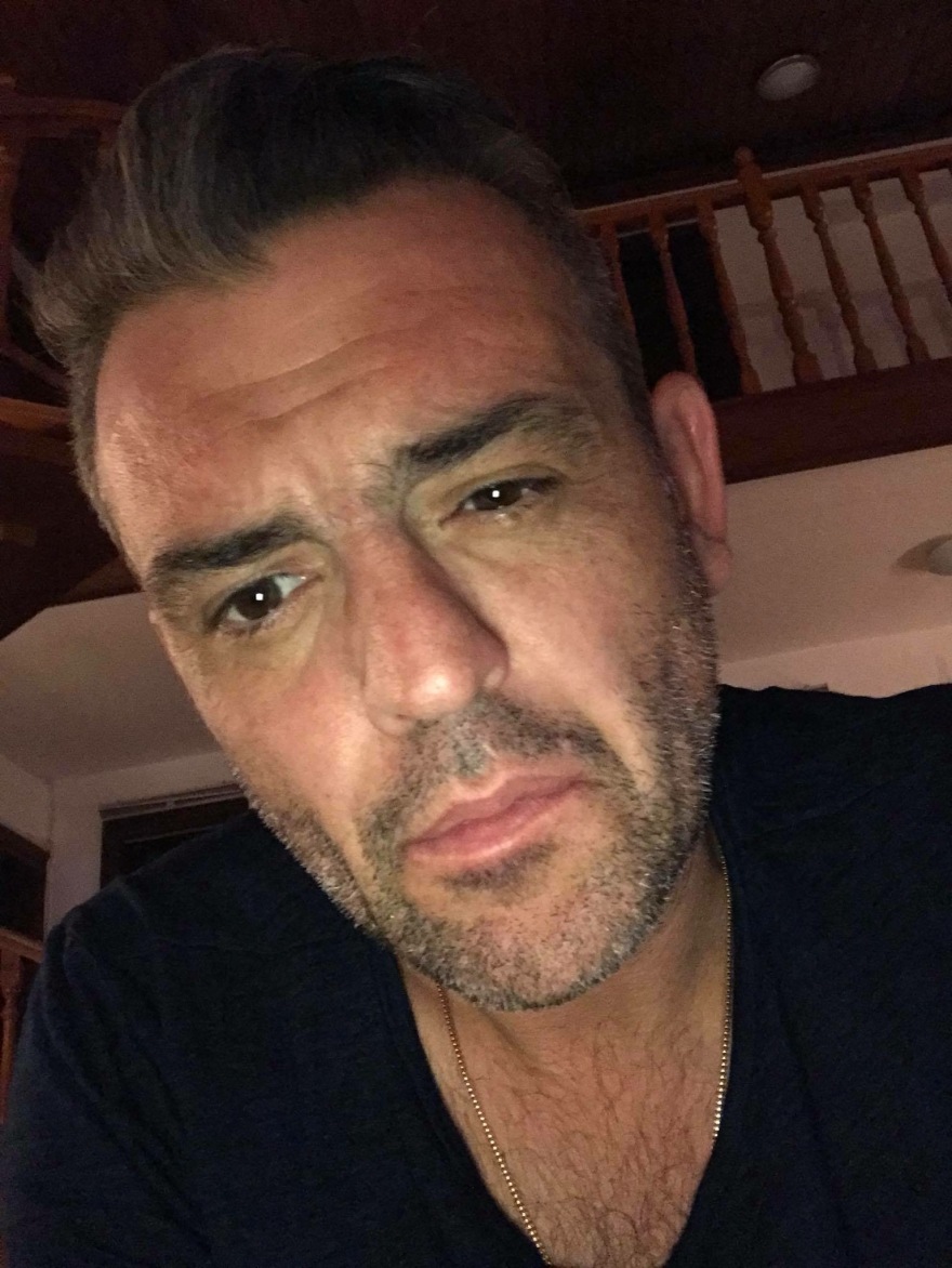 Μανώλης Πετσίτης: Από την Καισαριανή στη σούπερ βίλα με πισίνα της Βαρυμπόμπης