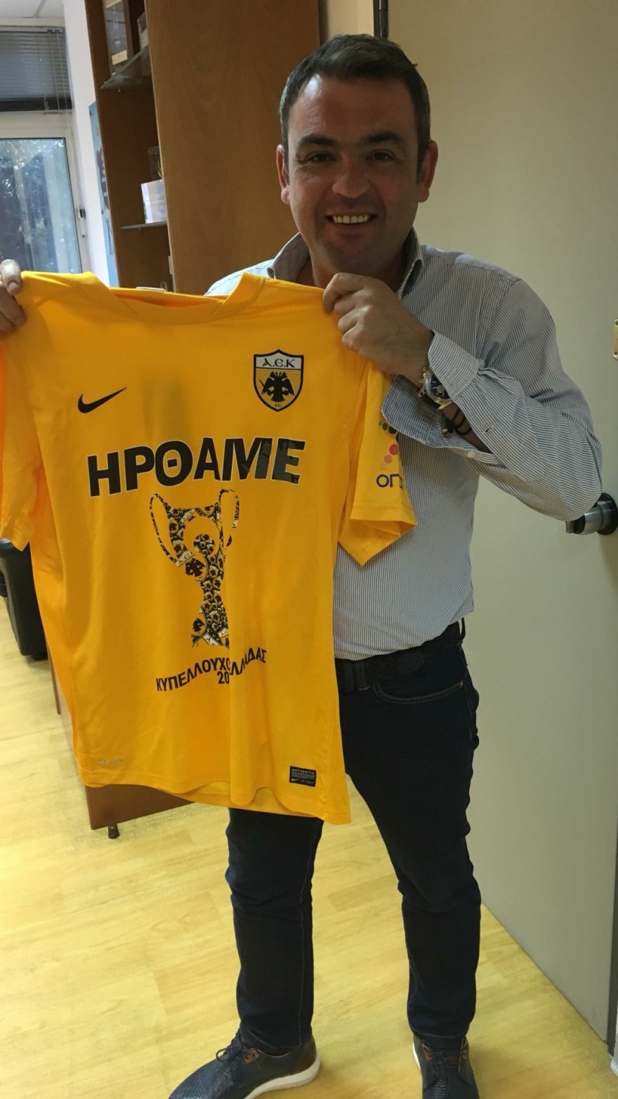 Μανώλης Πετσίτης: Από την Καισαριανή στη σούπερ βίλα με πισίνα της Βαρυμπόμπης