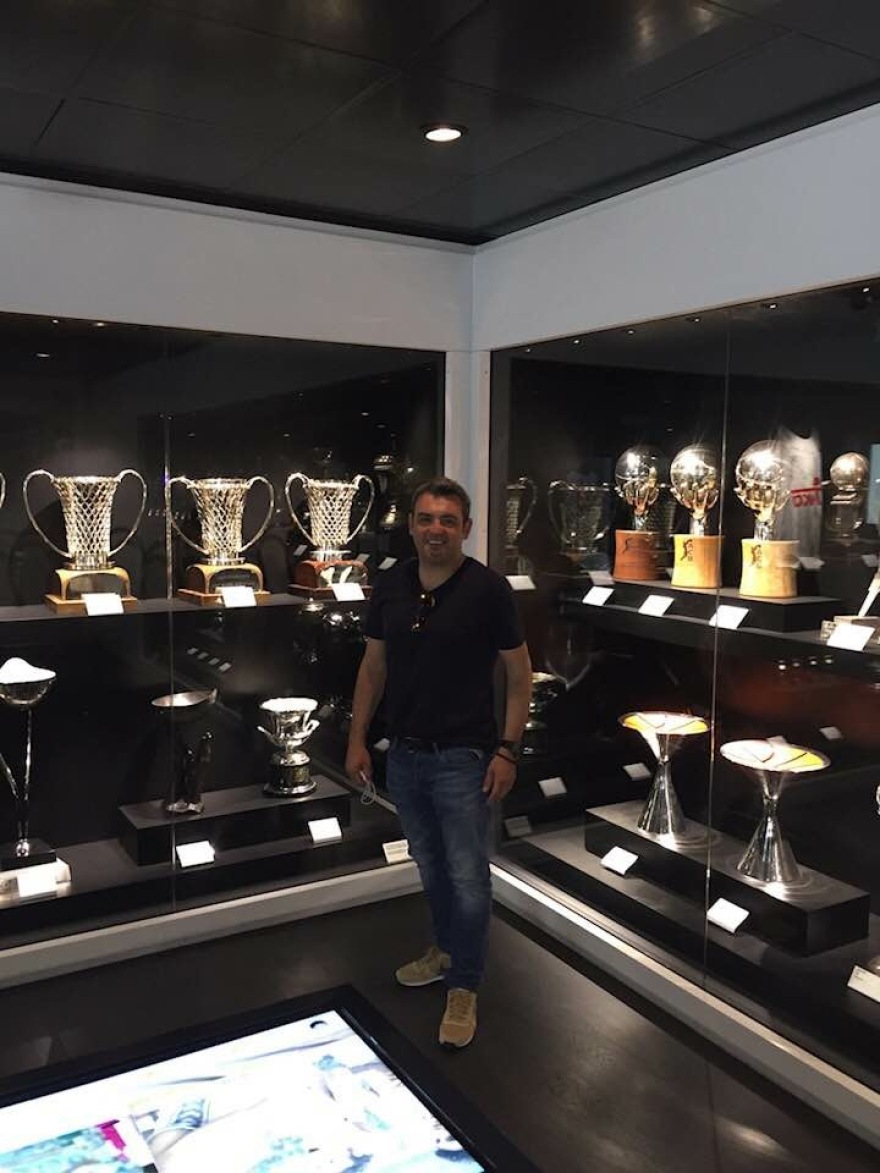 Μανώλης Πετσίτης: Από την Καισαριανή στη σούπερ βίλα με πισίνα της Βαρυμπόμπης