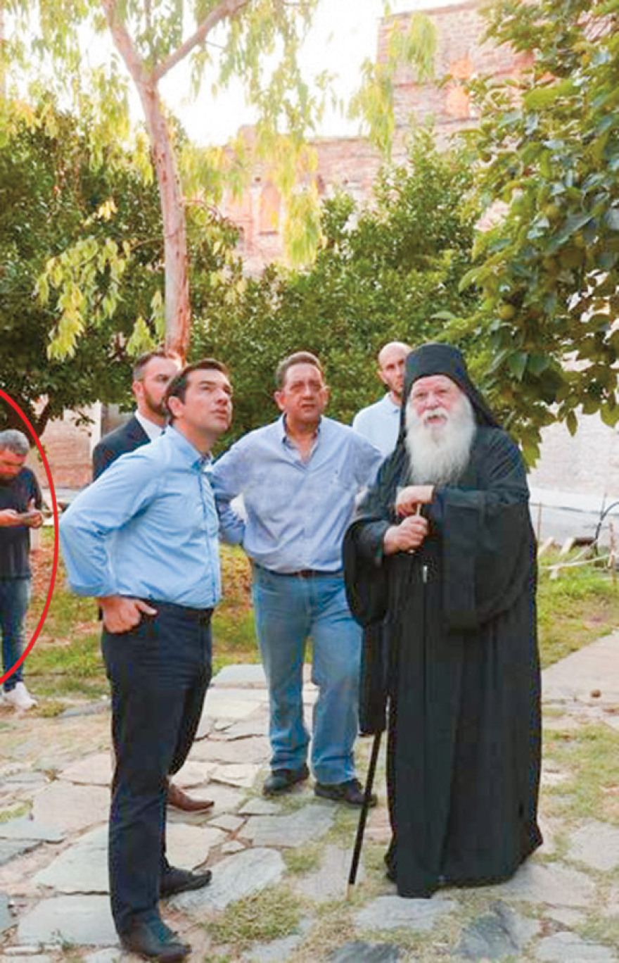 Μανώλης Πετσίτης: Ο «αθώος συμμαθητής» που μπαινόβγαινε στο Μαξίμου 