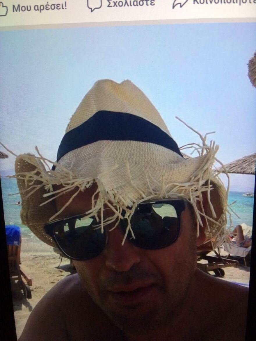 Μανώλης Πετσίτης: Από την Καισαριανή στη σούπερ βίλα με πισίνα της Βαρυμπόμπης