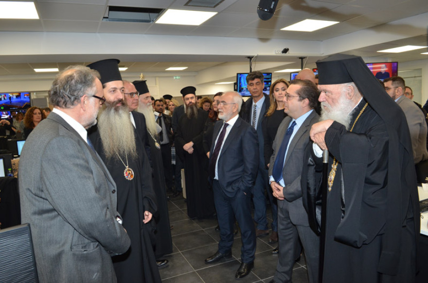 Αγιασμός στο Open από τον Ιερώνυμο παρουσία του Ιβάν Σαββίδη