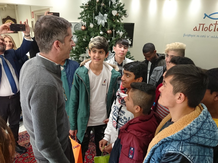 Ιερώνυμος και Μπακογιάννης κοντά σε ασυνόδευτους ανήλικους πρόσφυγες 