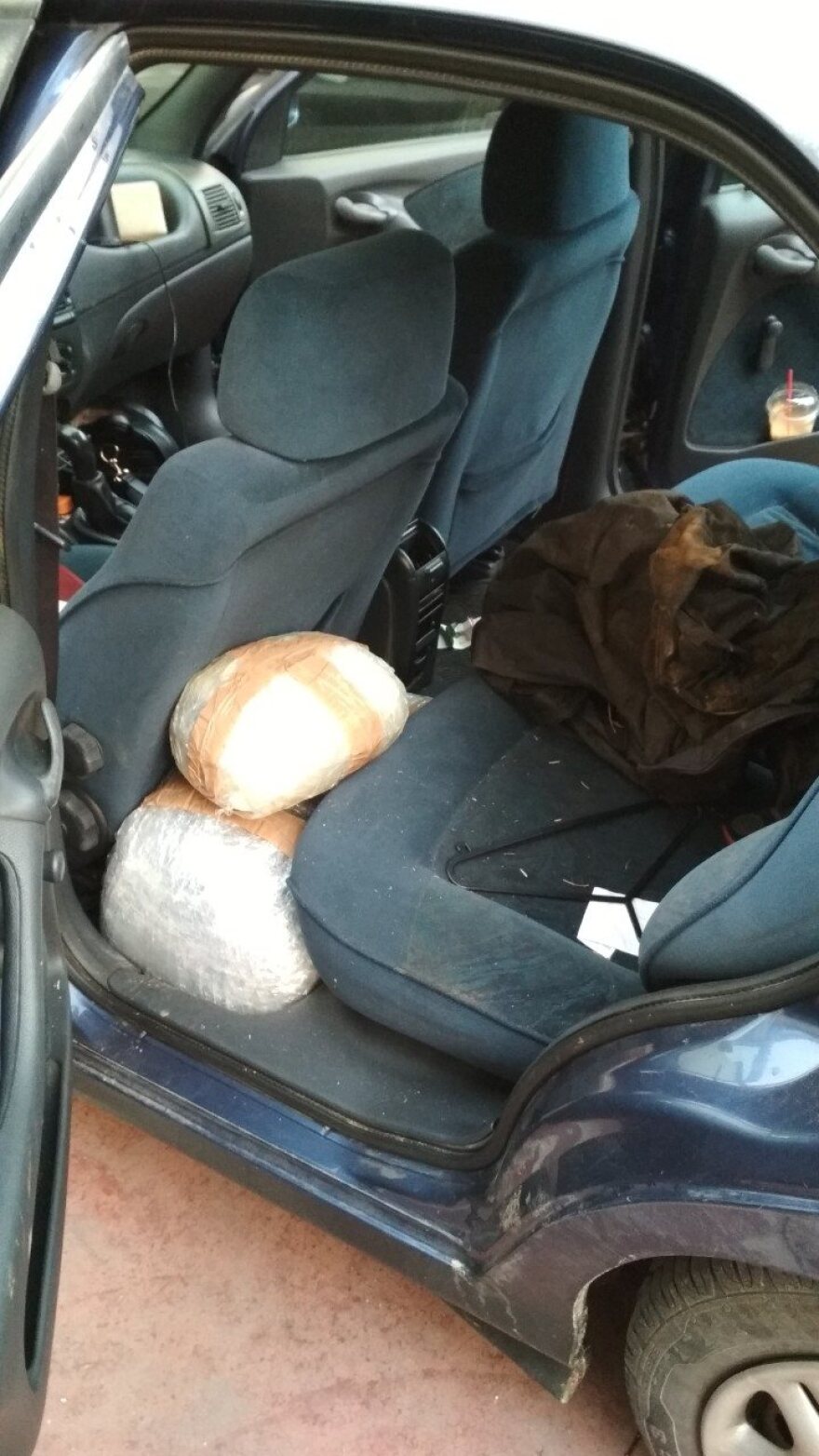 Άρτα: Αλλοδαποί και Έλληνας μετέφεραν 60 κιλά κάνναβη