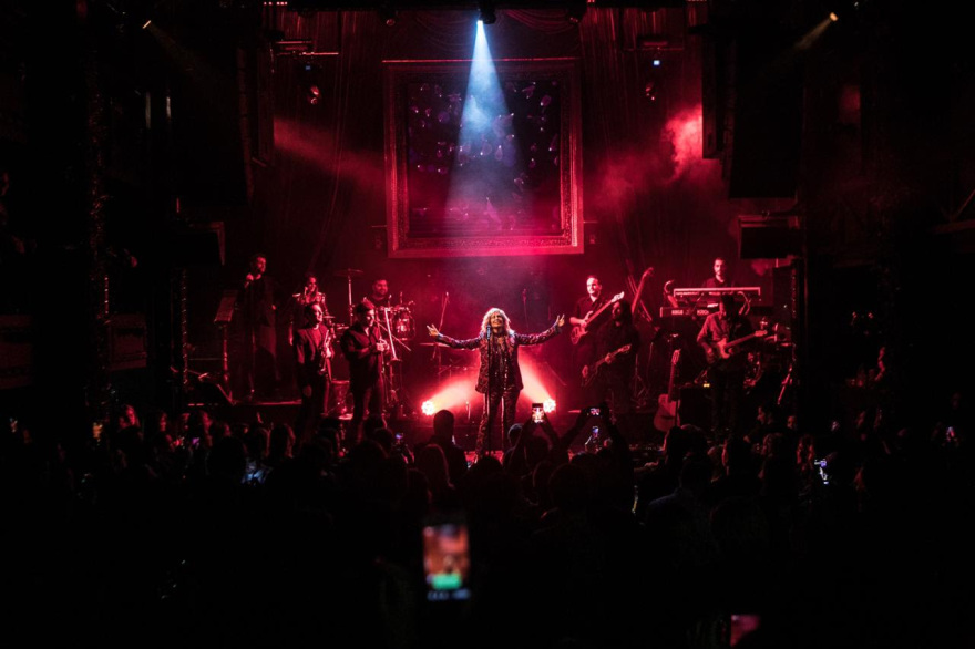 Άννα Βίσση: Εκρηκτική και sold out πρεμιέρα στο «Hotel Ερμού»