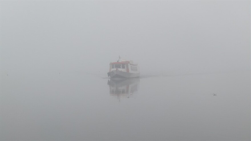 Μοναδικές φωτογραφίες: Τα Γιάννινα στην «αγκαλιά» της ομίχλης