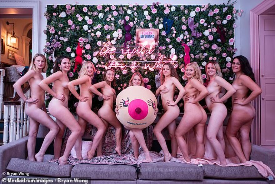 «Γυμνό» ημερολόγιο έφτιαξαν δώδεκα διαφορετικές ομάδες από το πανεπιστήμιο του Μπρίστολ