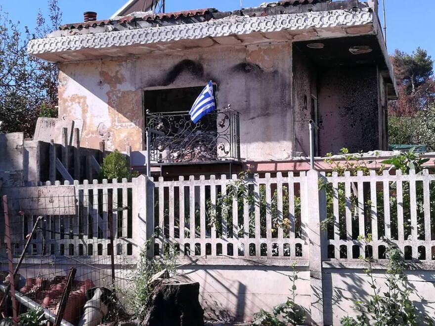 Χριστούγεννα στο Μάτι: Είπαν τα κάλαντα... και περιμένουν τις ανεκπλήρωτες υποσχέσεις της κυβέρνησης