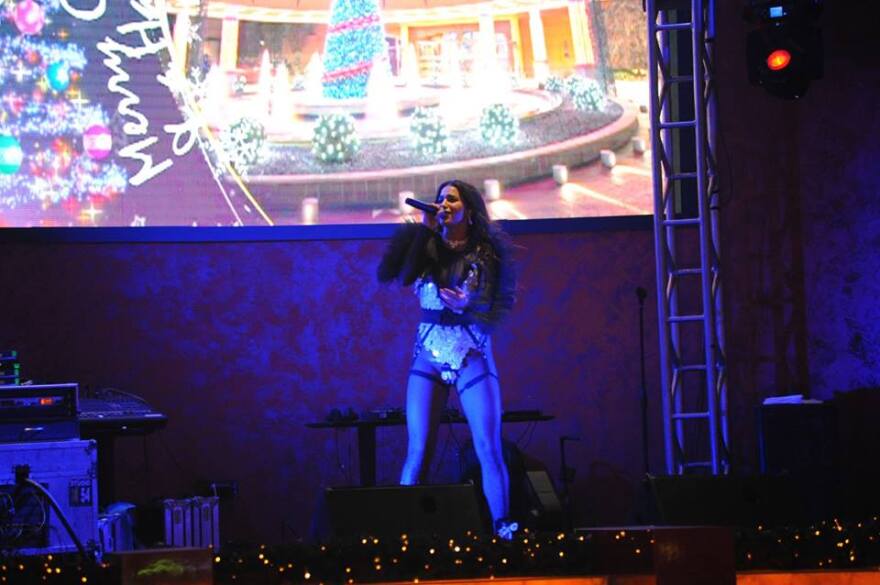 Βίντεο: Η Κατερίνα Στικούδη με ζαρτιέρες σε καζίνο των Σκοπίων