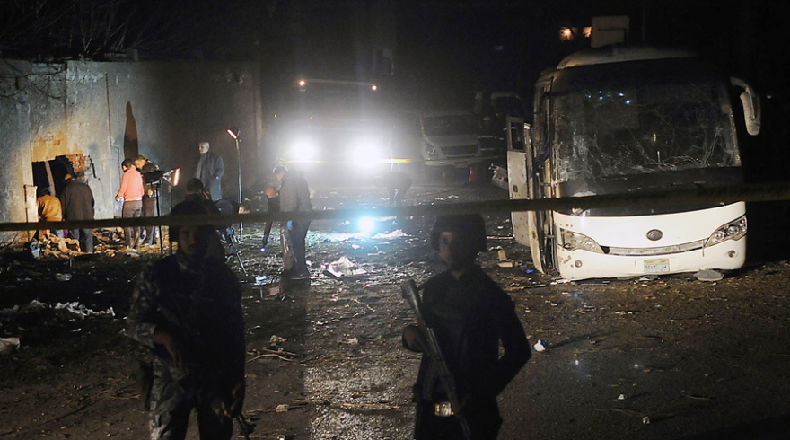 Αίγυπτος: Έκρηξη σε λεωφορείο στο Κάιρο – Τέσσερις νεκροί 