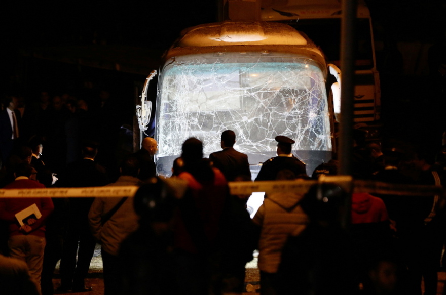 Αίγυπτος: Έκρηξη σε λεωφορείο στο Κάιρο – Τέσσερις νεκροί 