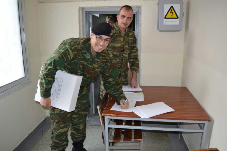 Παπούτσι από τον τόπο σου: Ο στρατός μοίρασε 20.000 ελληνικά άρβυλα σε στελέχη του