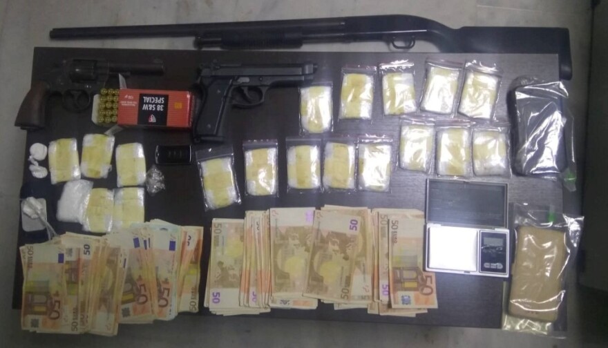 Κρήτη: Συνελήφθησαν μέλη κυκλώματος κοκαΐνης – Ανάμεσά τους και γνωστοί Χανιώτες