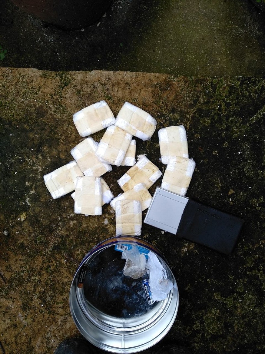 Κρήτη: Όπλα και πολύ χρήμα είχαν οι διακινητές κοκαΐνης στα Χανιά