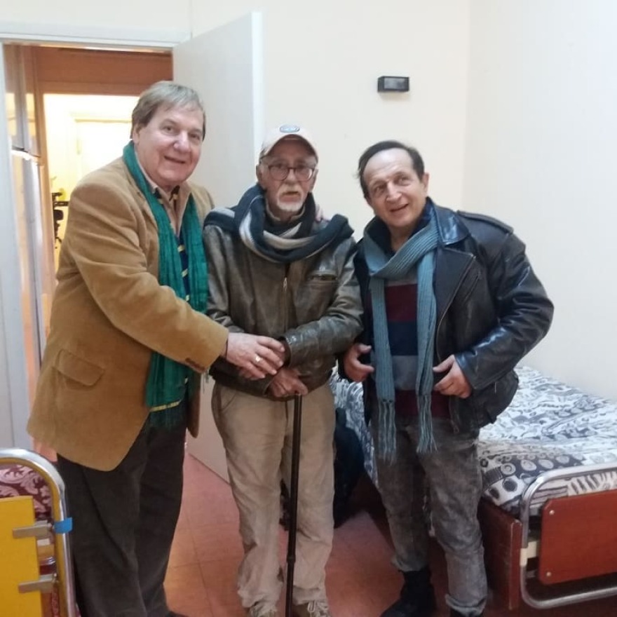 Δύσκολες ώρες για τον αδελφό του Στάθη Ψάλτη: Μεταφέρθηκε, υποβασταζόμενος, στο Γηροκομείο 