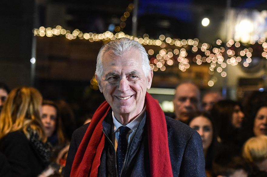 Βασιλόπιτα γίγας 3,5 τόνων και με 200 φλουριά στο Περιστέρι - Δείτε φωτογραφίες