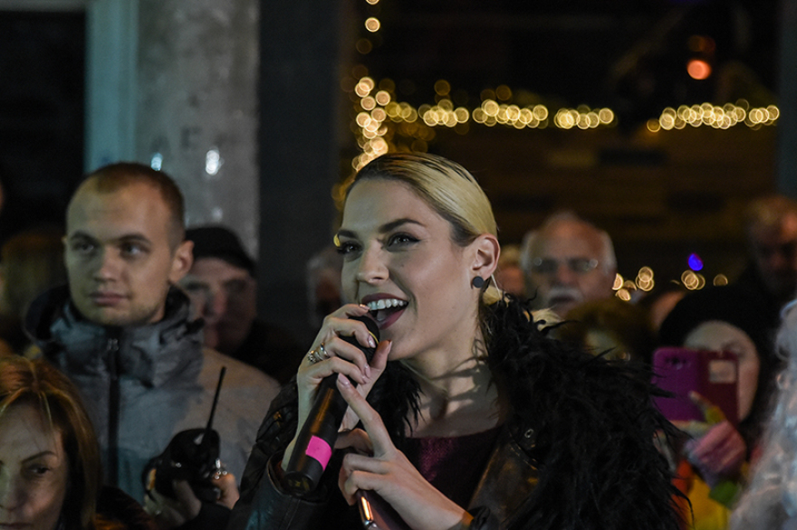 Βασιλόπιτα γίγας 3,5 τόνων και με 200 φλουριά στο Περιστέρι - Δείτε φωτογραφίες