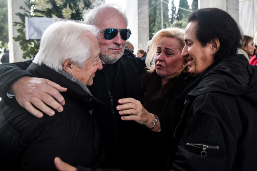 Το τελευταίο αντίο στη Μαριάννα Τόλη