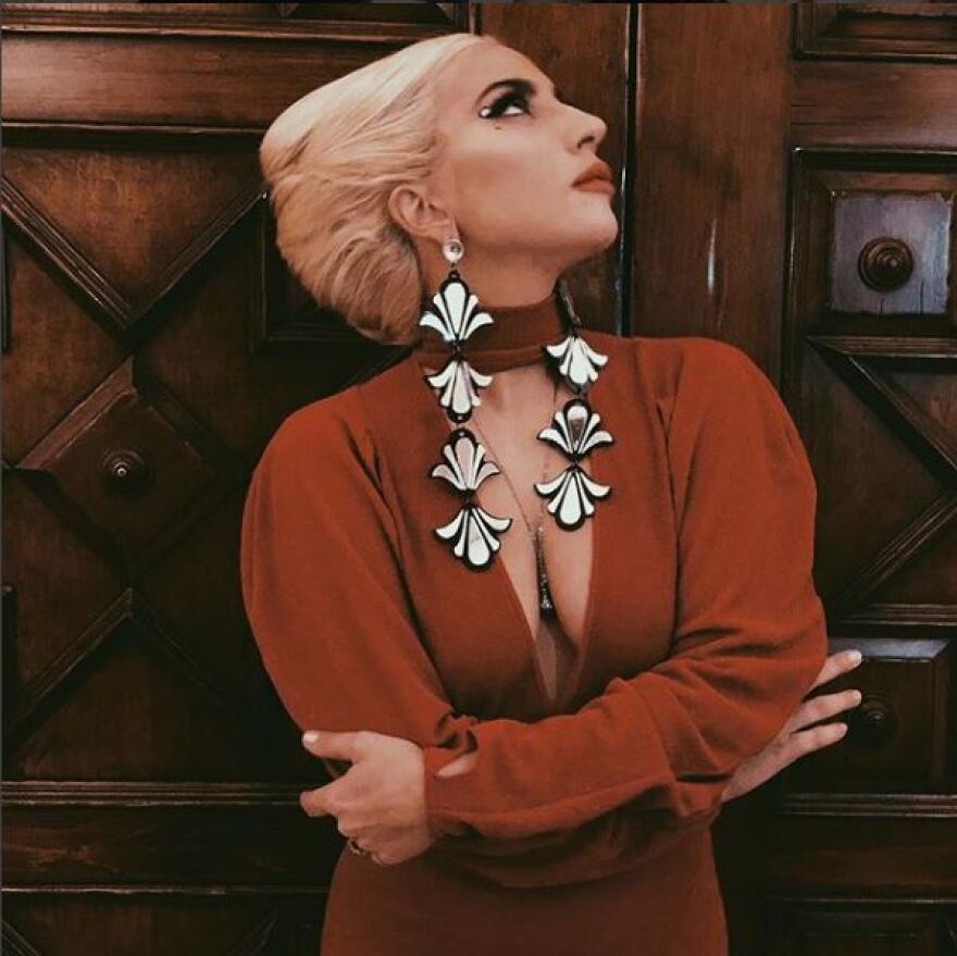 H Lady Gaga μιλά για τον βιασμό της και σοκάρει: «Σήμερα εγώ φοράω τα παντελόνια»