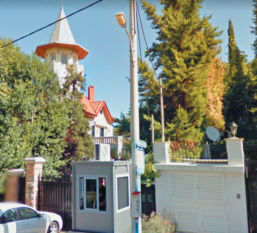 Το Δημόσιο παίρνει τα σπίτια του Βγενόπουλου