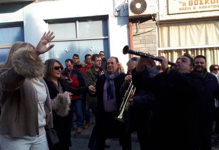 Καστοριά: Γεννηματά και Τεληγιορίδου έσυραν το χορό στο πρώτο καρναβάλι της χρονιάς