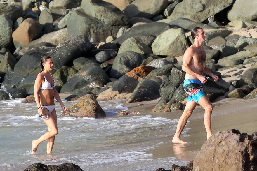 Στην Καραϊβική η Πίπα Μίντλετον: Η εμφάνιση με μπικίνι που έκλεψε τις εντυπώσεις 